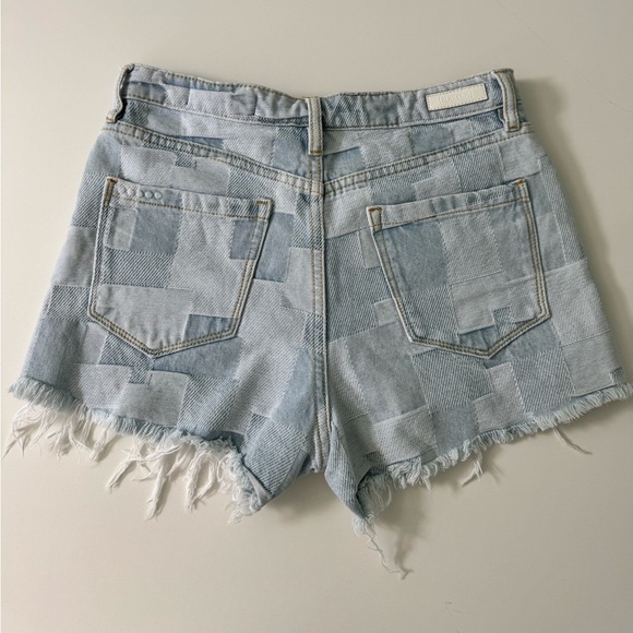Blank NYC Barrow Patchwork Jean Shorts with Distressed Hem Size 26 - Picture 3 of 12